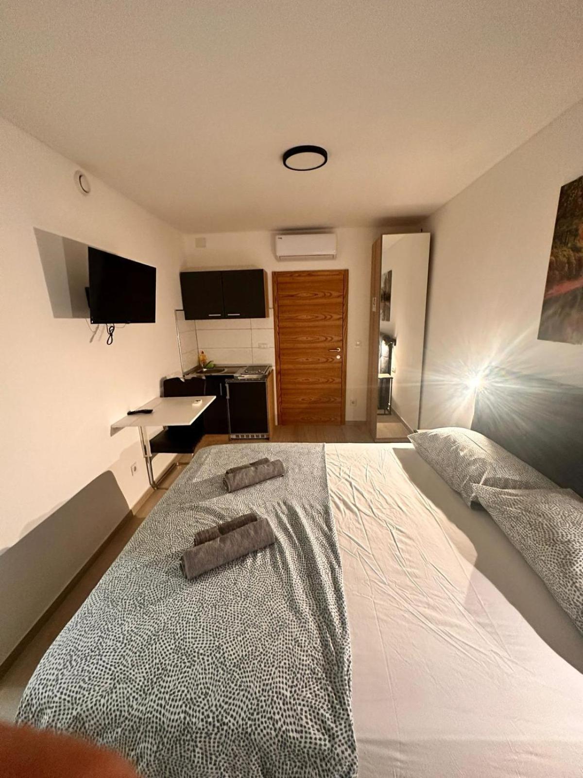 Old *** Apartment Pula